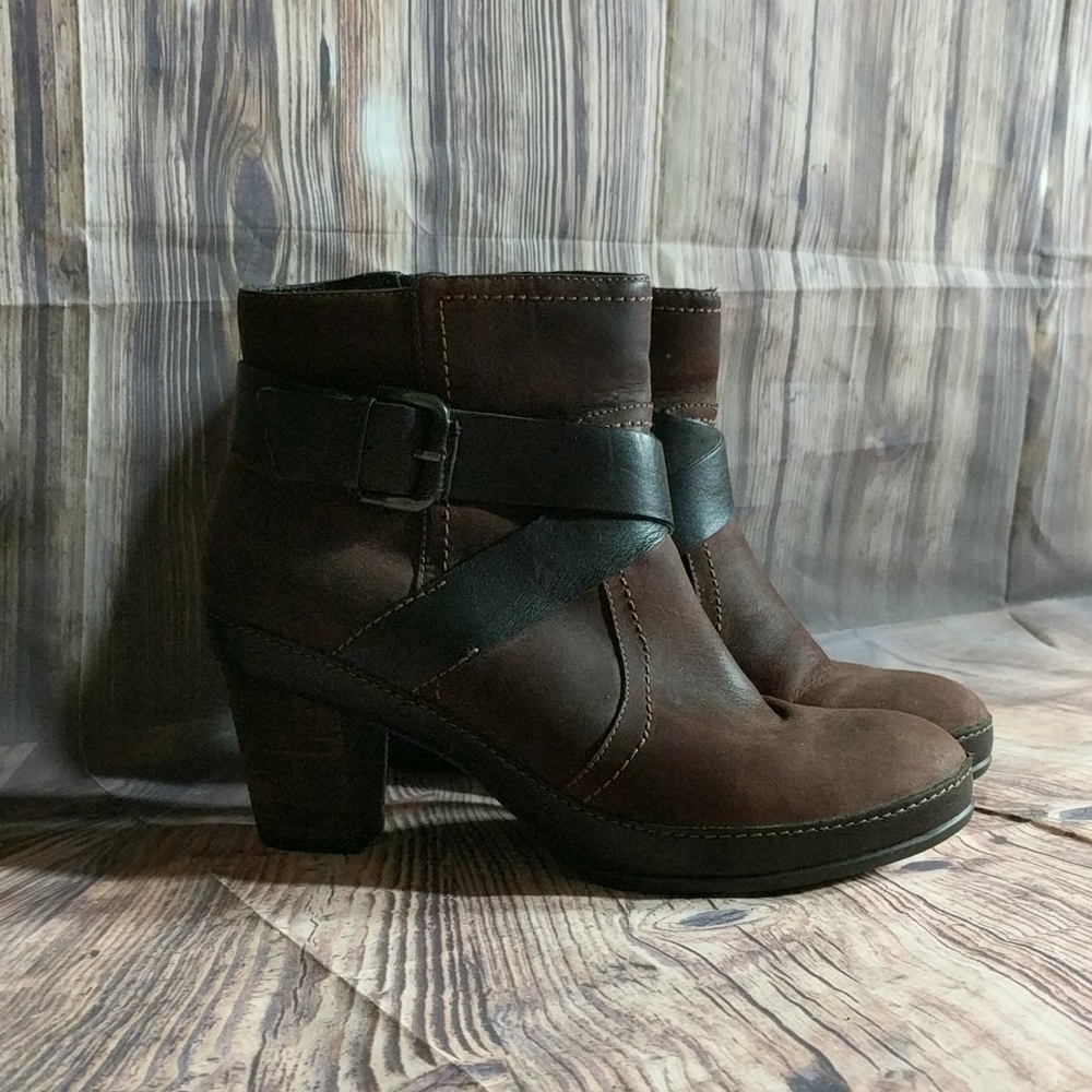 Clarks Artisan | Brown Heel Booties w/ Buckle
